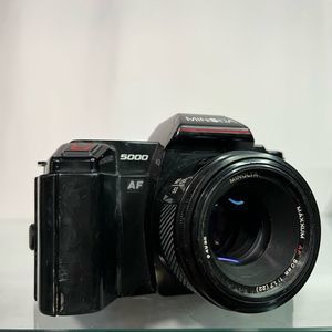 Minolta Maxxum 5000 35mm SLR w/50mm f1.7